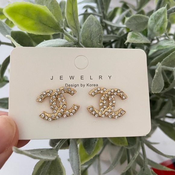 Jewelry - Chanel earrings gold